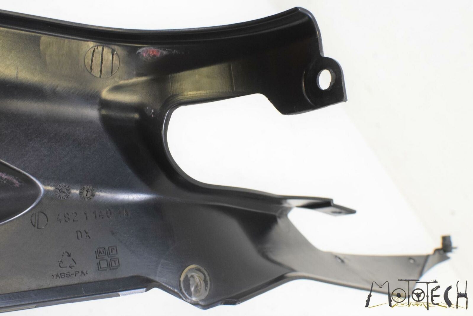 2008 Ducati 1098 Superbike RIGHT SIDE Under Tank Side Cover 48211401A {{ shop.shopifyCountryName }} - Mototech271