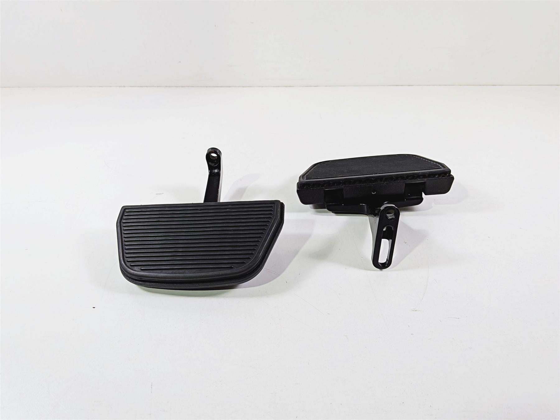 2016 Harley Touring FLHX Street Glide Rear Passenger Floor Board Set 50500460A {{ shop.shopifyCountryName }} - Mototech271