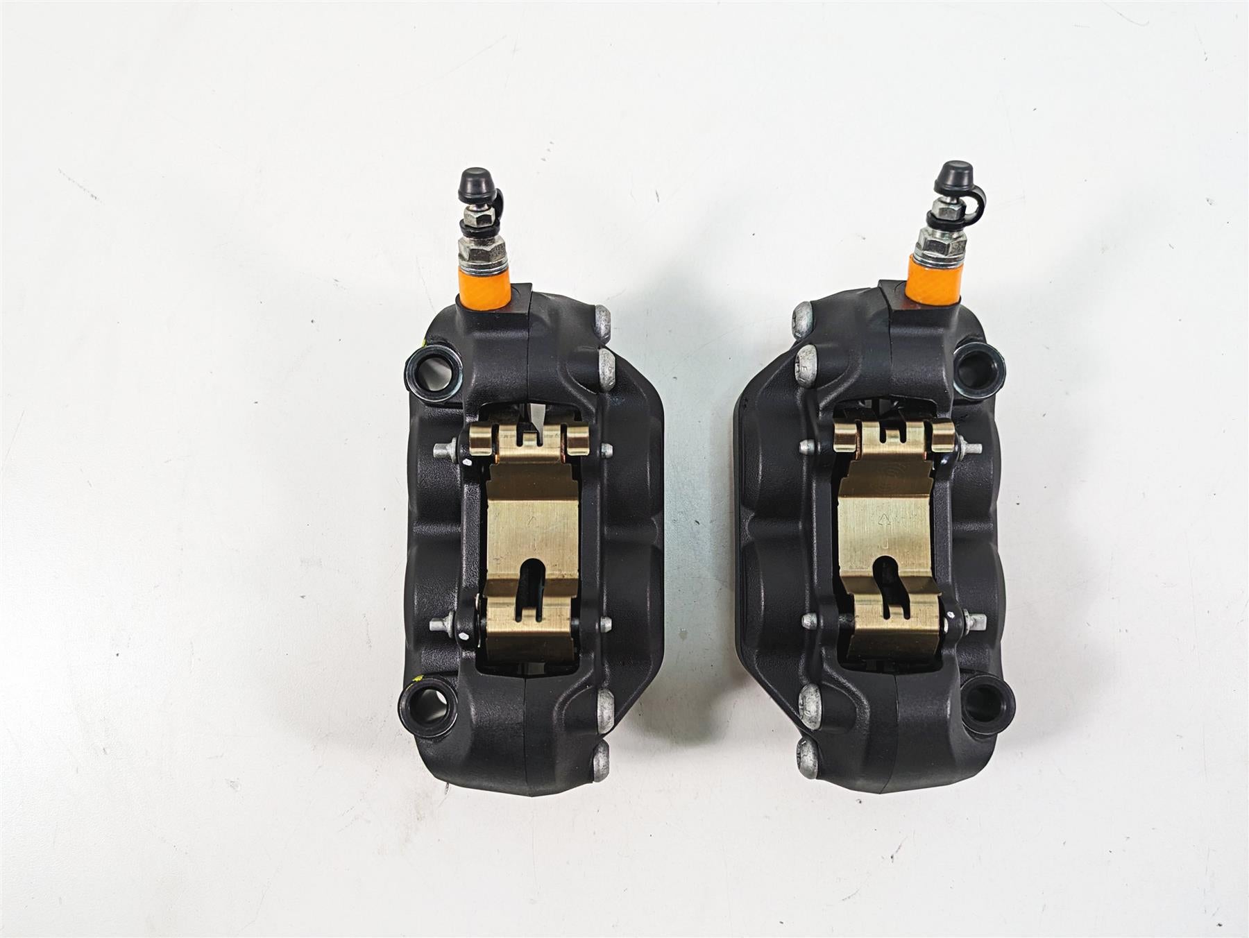 2020 Moto Guzzi V85 TT Adventure Nice Brembo Front Brake Caliper Set 2B005332 {{ shop.shopifyCountryName }} - Mototech271