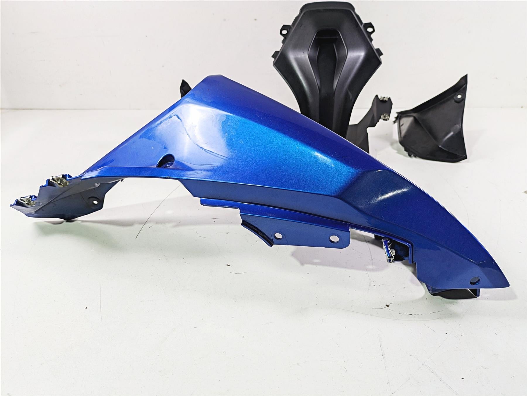 2016 BMW R1200RS K54 Right Headlight Fairing Cover Lupinblau Blue 46638548071 {{ shop.shopifyCountryName }} - Mototech271