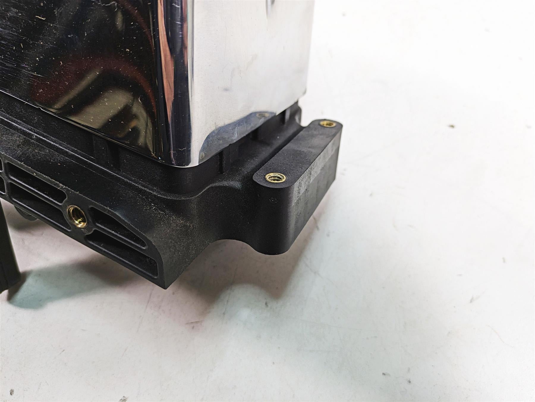 2005 Harley Dyna FXDL Low Rider Electrical Tray Stay Holder Box + Cover 70367-04 {{ shop.shopifyCountryName }} - Mototech271