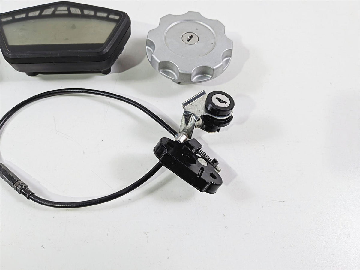 2016 Ducati Hypermotard 939 SP Speedometer Ignition Switch Key Set 11k 40611222B-Mototech271