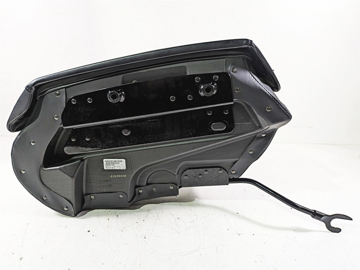 2019 Harley FLHCS Softail Heritage Left Saddle Bag Saddlebag - Read 90201437 {{ shop.shopifyCountryName }} - Mototech271
