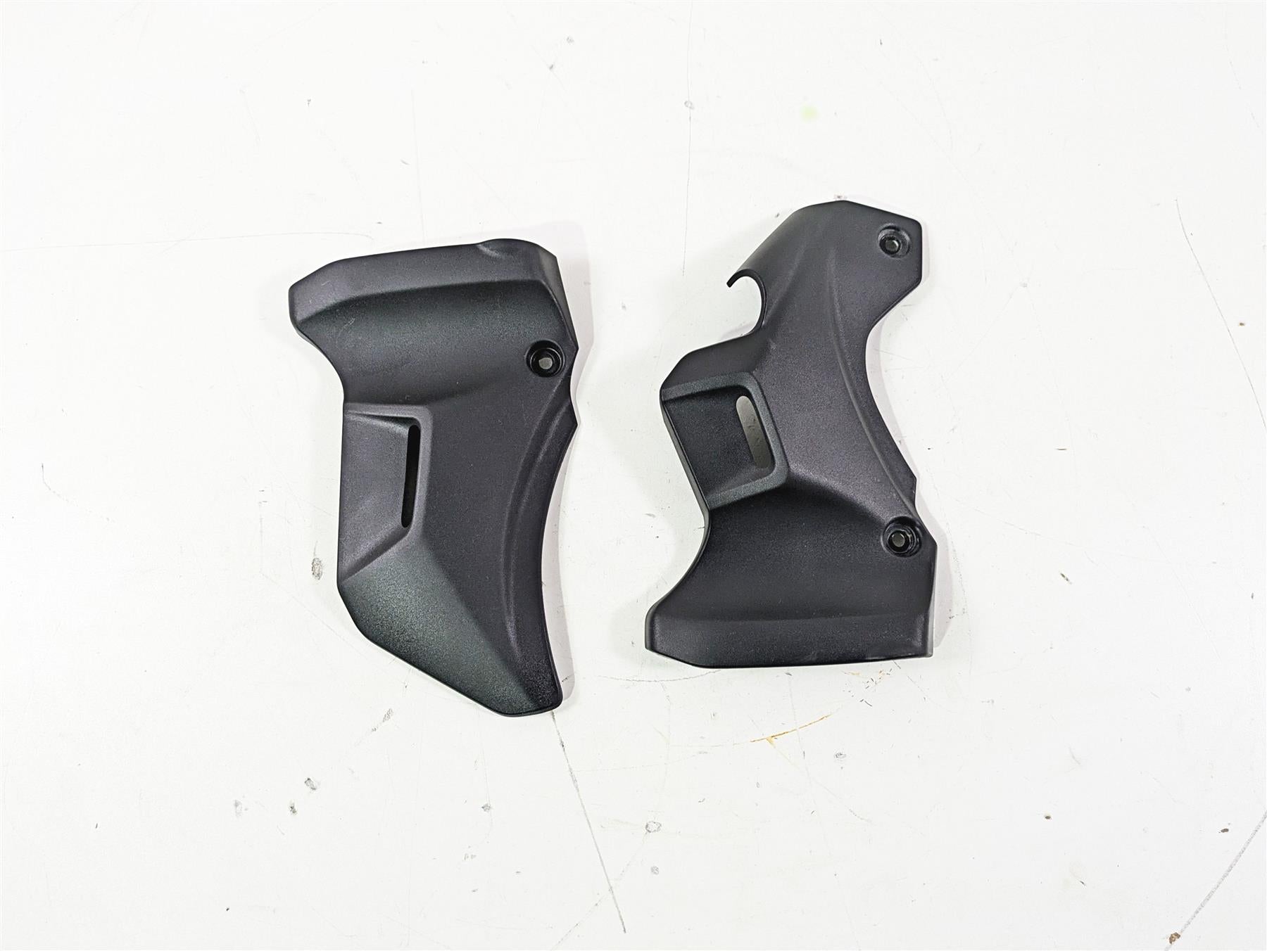 2022 Kawasaki ZR900RS Cafe Neck Frame Cover Fairing Set 14093-0621 14093-0620 {{ shop.shopifyCountryName }} - Mototech271