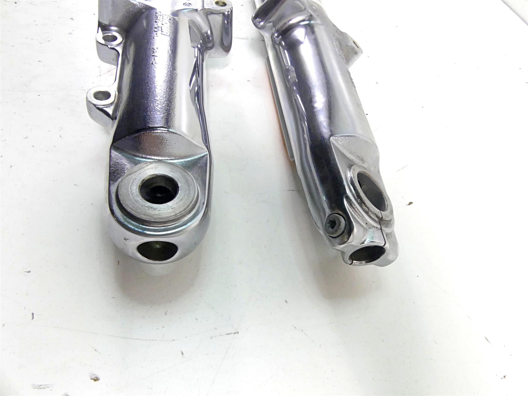 2015 Harley Touring FLHXS Street Glide Chrome 49mm Front Fork Legs 45400022 {{ shop.shopifyCountryName }} - Mototech271