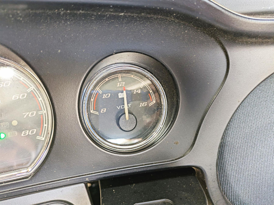 2018 Harley FLHTCU Touring Electra Glide Voltage Volt Meter Gauge 70900165-Mototech271