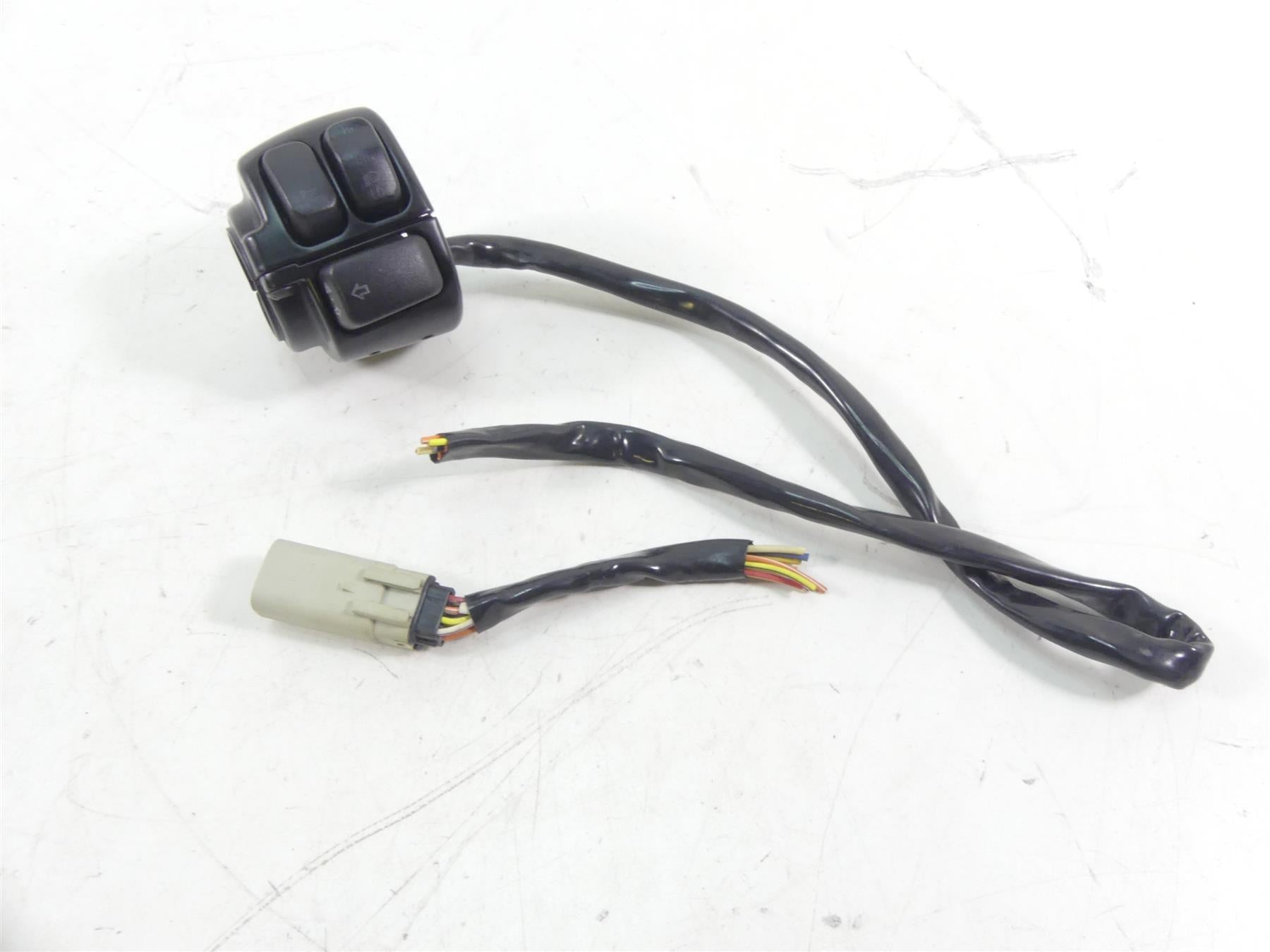 2013 Harley VRSCF Muscle V-Rod Left Blinker Lights Control Switch -Read 71682-06 | Mototech271