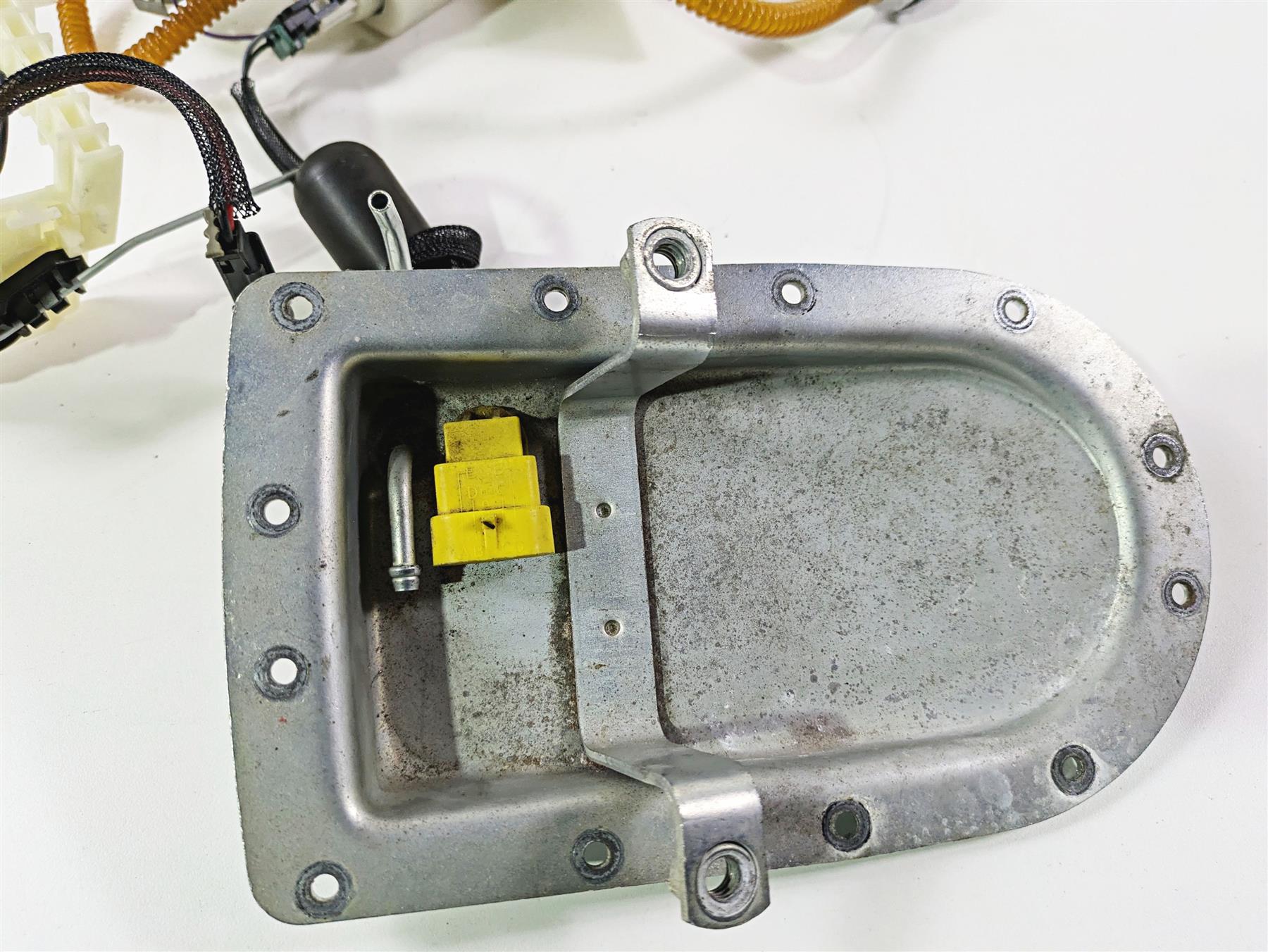 2011 Harley FXDC Dyna Super Glide Fuel Gas Petrol Pump & Level Sender 75218-04D {{ shop.shopifyCountryName }} - Mototech271