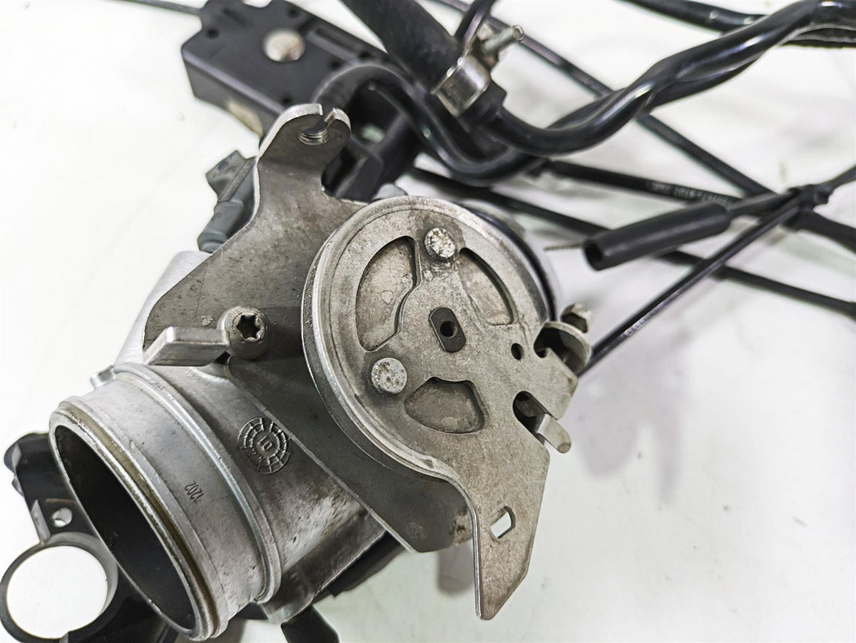 2004 BMW R1150GS R21 Throttle Body Set & Junction Box 13541342495 13541342496 {{ shop.shopifyCountryName }} - Mototech271