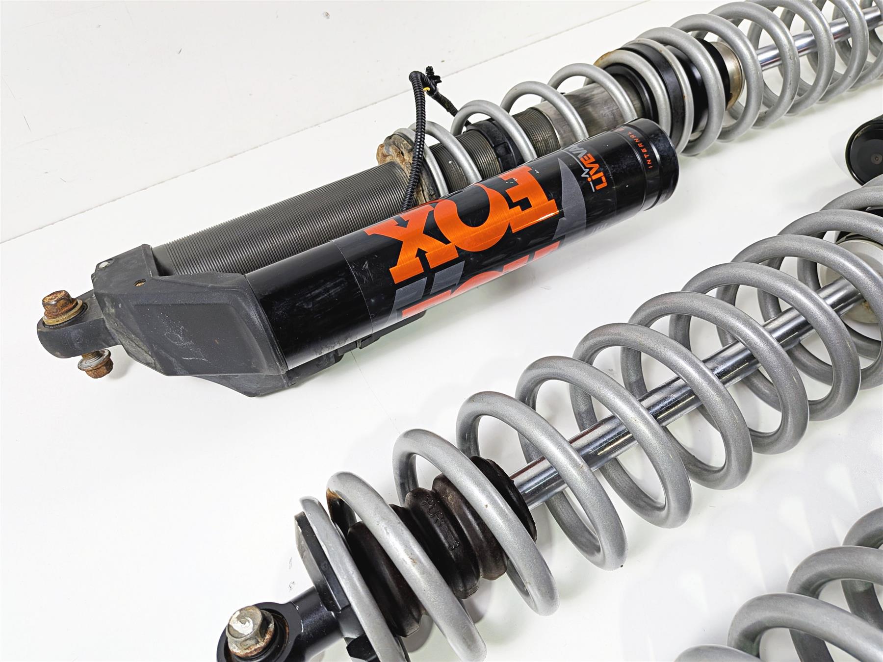 2021 Kawasaki Teryx KRX KRF 1000 ES Front Rear Fox Livevalve Shocks 45014-0696 {{ shop.shopifyCountryName }} - Mototech271