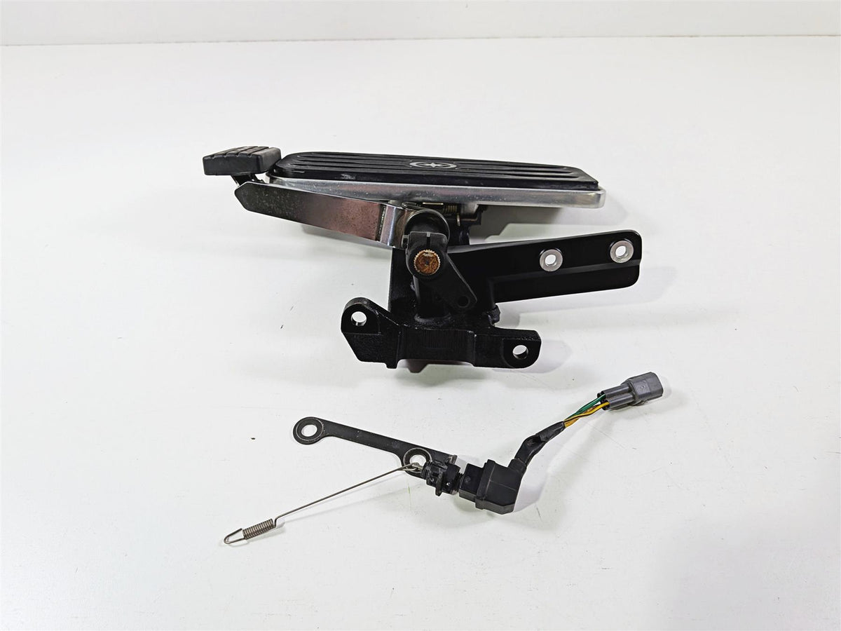 2006 Yamaha XVZ1300 Royal Star Right Floor Board & Brake Pedal 4XY-27420-10-00 {{ shop.shopifyCountryName }} - Mototech271
