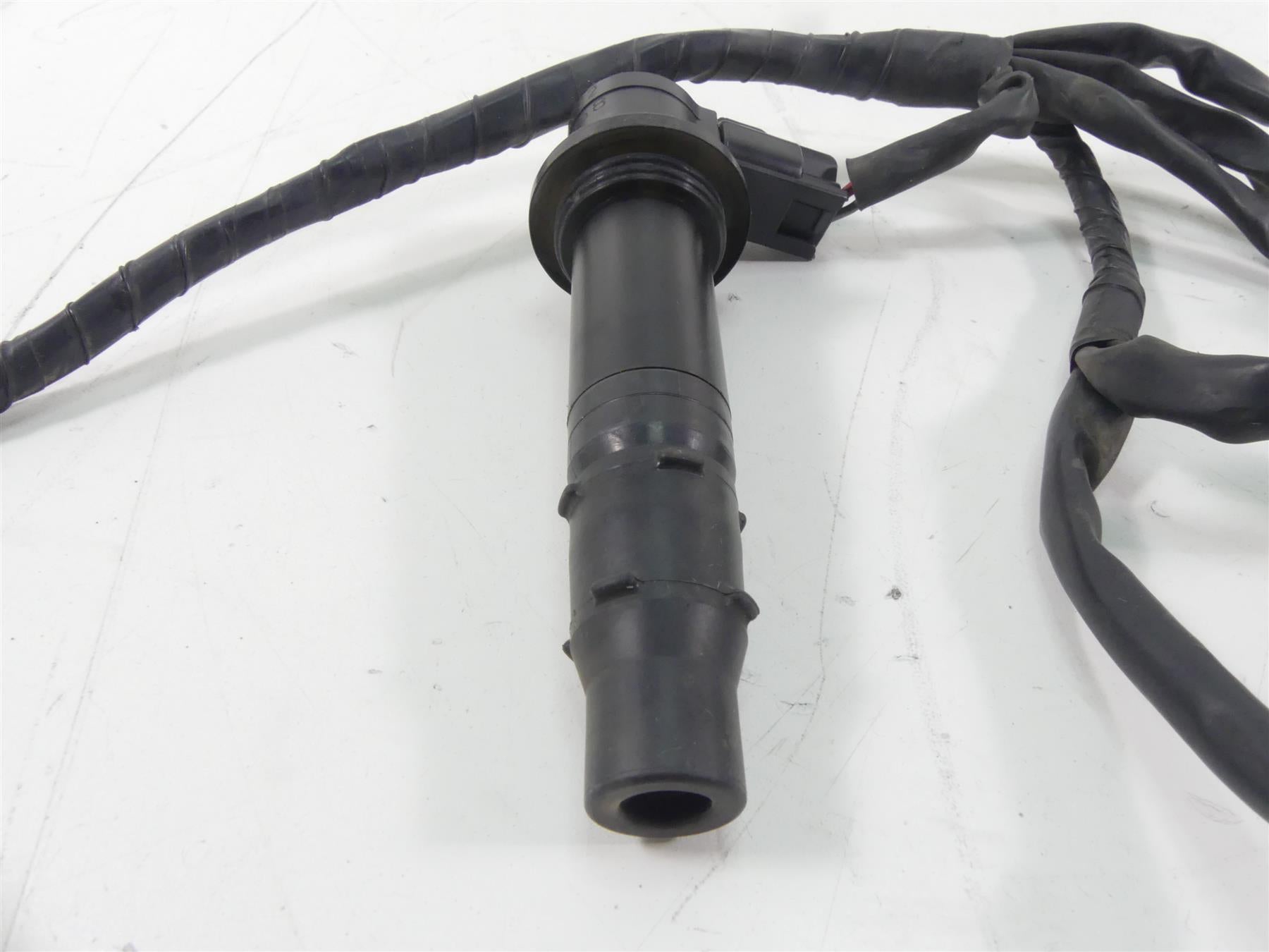 2007 Yamaha FZ1 Fazer 3 Ignition Coil & Wire Set -Read 5VY-82310-00-00 {{ shop.shopifyCountryName }} - Mototech271