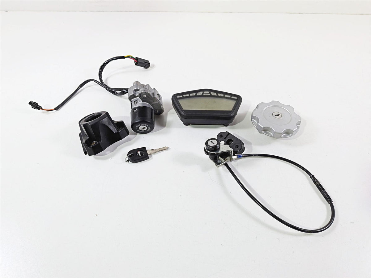 2016 Ducati Hypermotard 939 SP Speedometer Ignition Switch Key Set 11k 40611222B-Mototech271