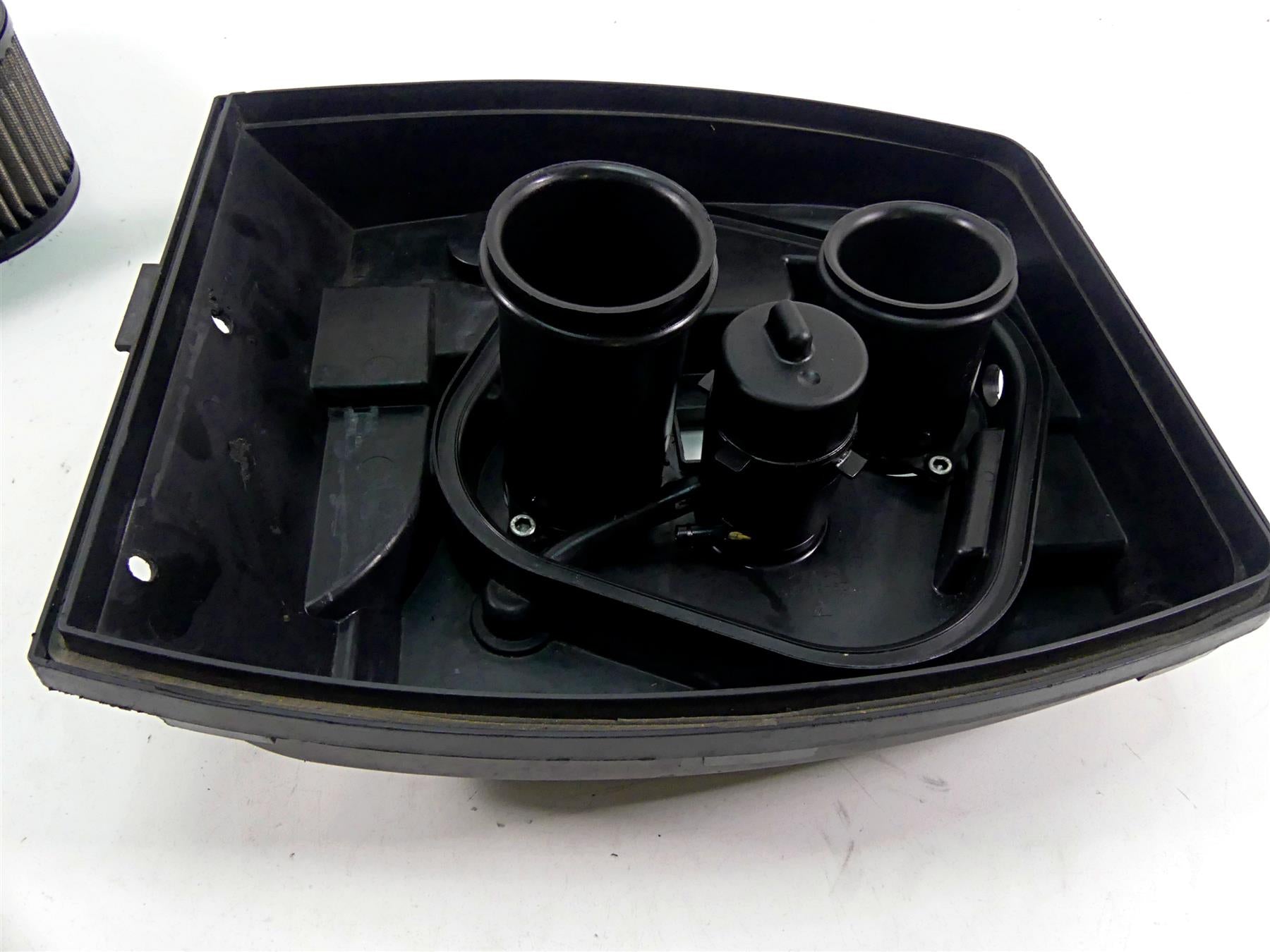 2005 Harley VRSCSE CVO V-Rod Air Box Cleaner Breather Filter - Read 29434-03B {{ shop.shopifyCountryName }} - Mototech271