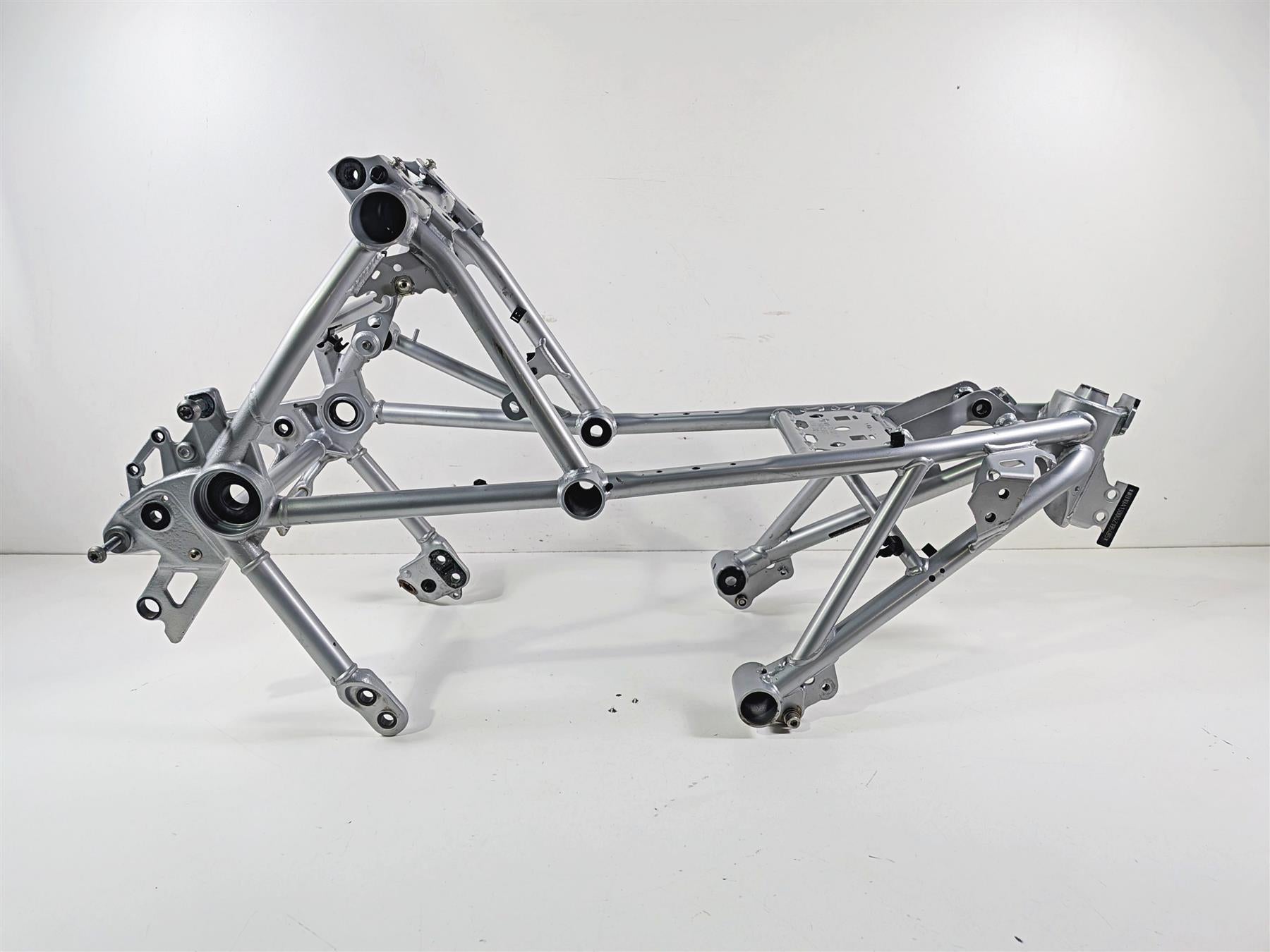 2016 BMW R1200RT RT RTW K52 Straight Main Frame Chassis With Texas Salvage Title 46518550716 46518387840 {{ shop.shopifyCountryName }} - Mototech271