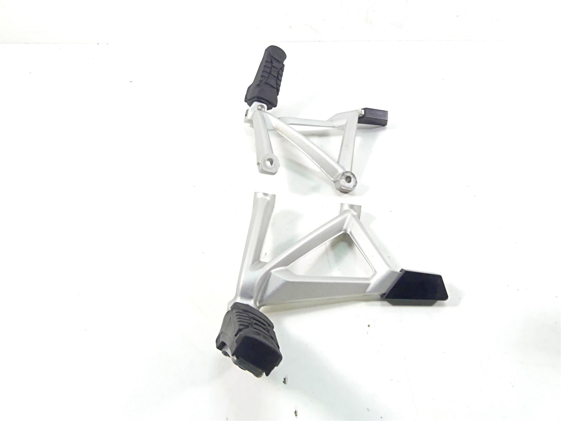 2014 BMW R1200GS K50 Rear Passenger Vario Case Foot Peg Set 46718526741 {{ shop.shopifyCountryName }} - Mototech271