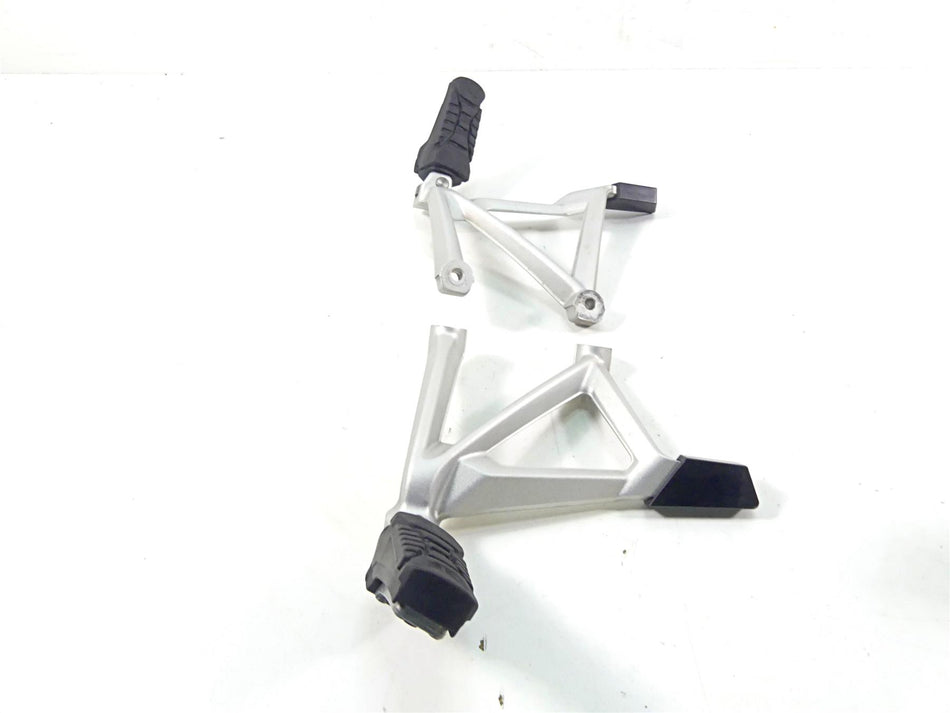 2014 BMW R1200GS K50 Rear Passenger Vario Case Foot Peg Set 46718526741 {{ shop.shopifyCountryName }} - Mototech271
