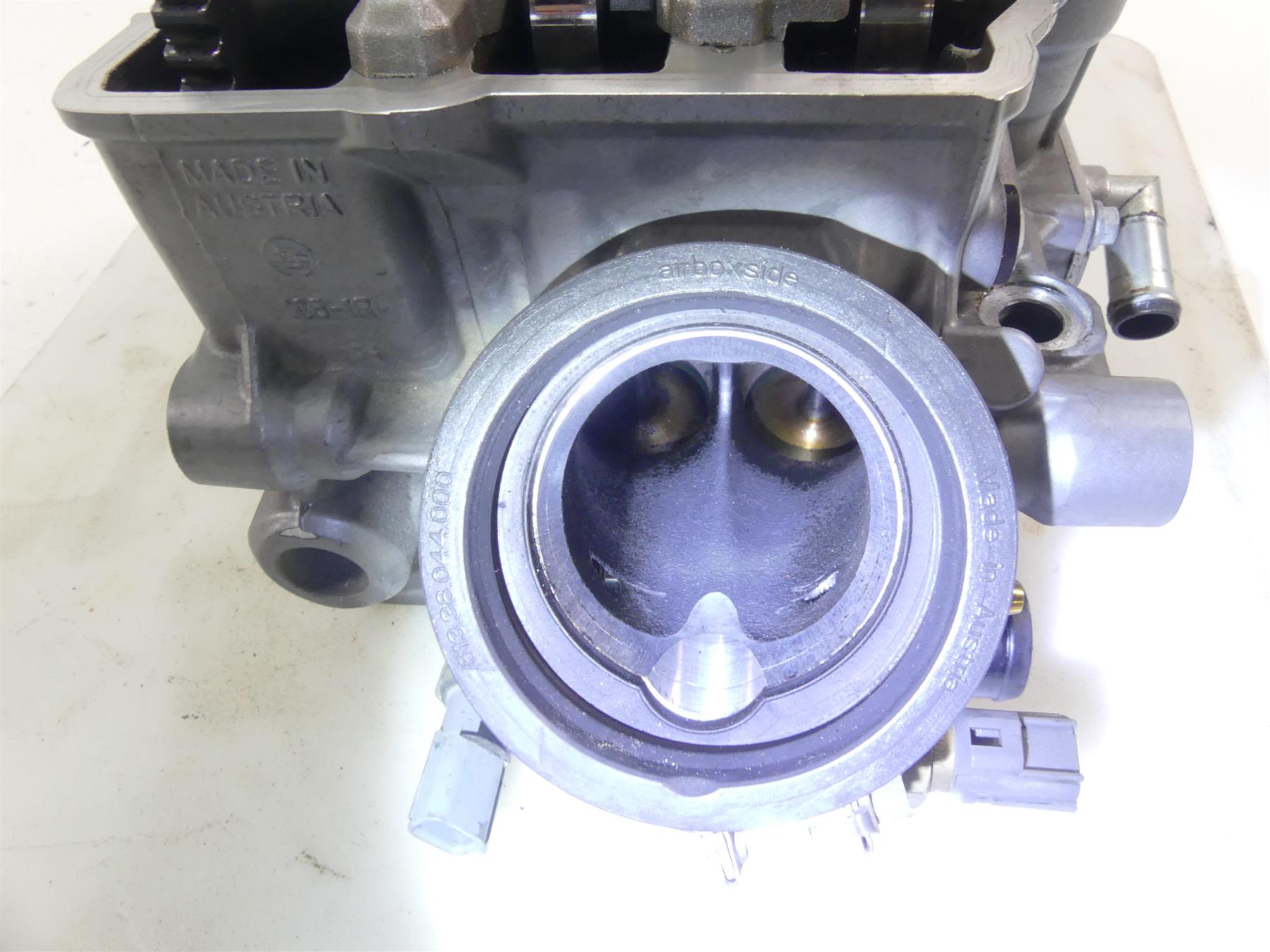 2015 KTM 1290R Super Duke Rear Cylinderhead Cylinder Head 6133612010024 {{ shop.shopifyCountryName }} - Mototech271
