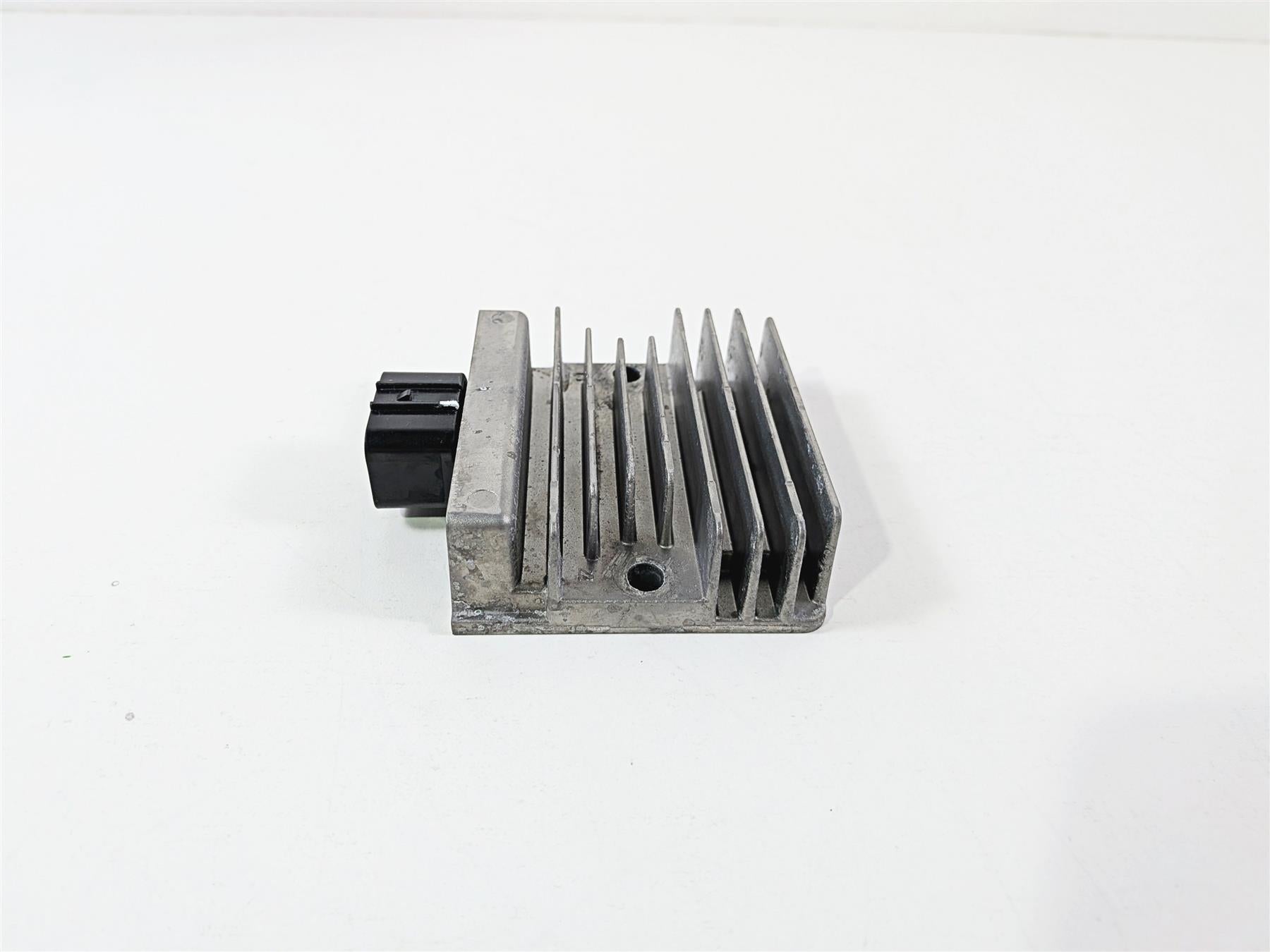 2024 Kawasaki EX500 Ninja 40th An. Rectifier Voltage Regulator 21066-0761 {{ shop.shopifyCountryName }} - Mototech271