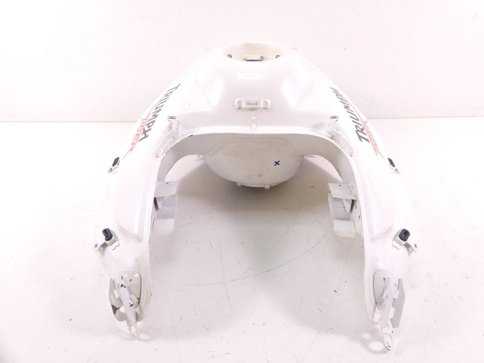 2014 Triumph Tiger 800 ABS Fuel Gas Petrol Tank Reservoir - Dent T2404311 {{ shop.shopifyCountryName }} - Mototech271