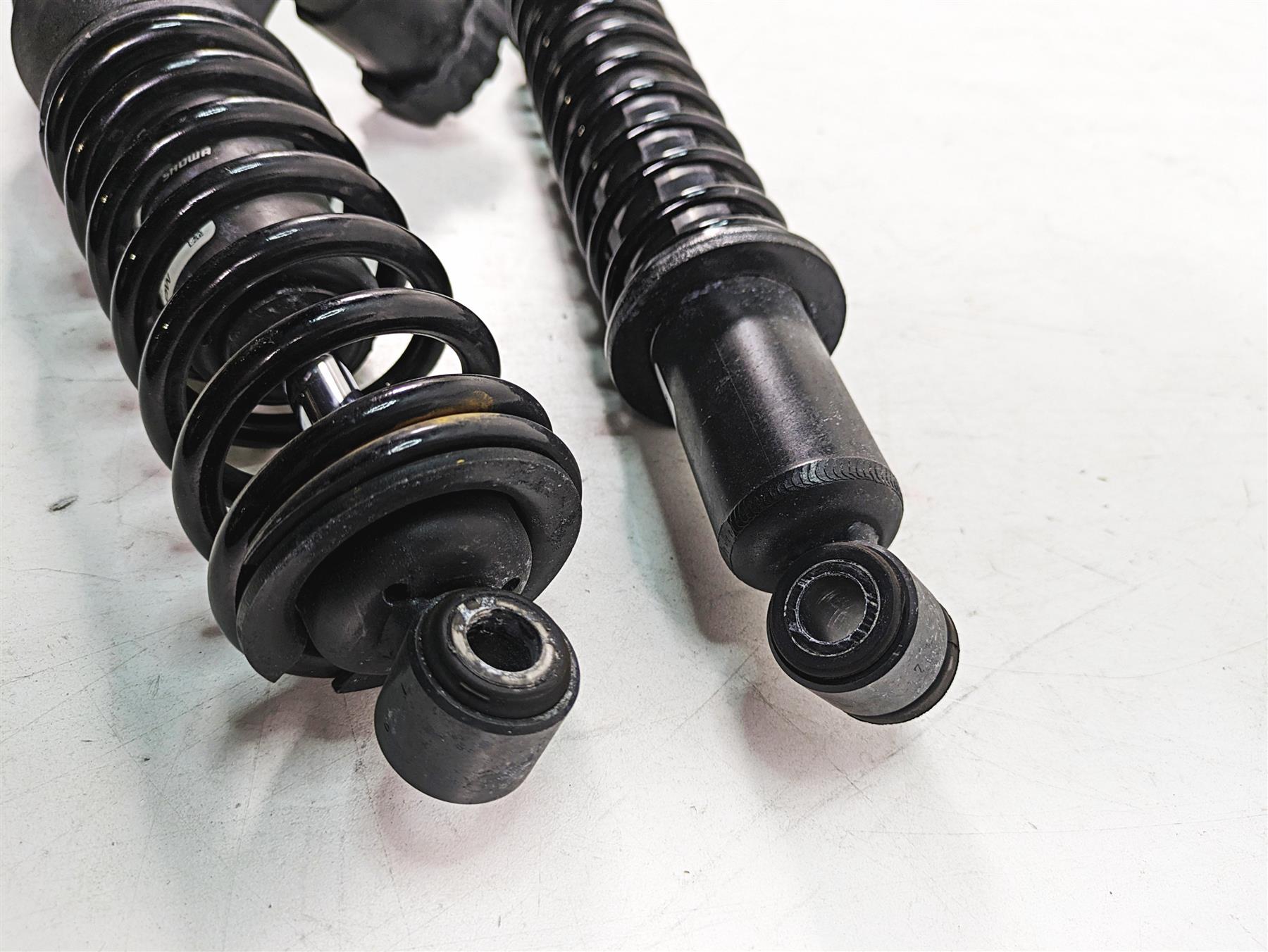 2020 Harley Touring FLHX Street Glide Rear 12" Low Suspension Shock Set 54000114 {{ shop.shopifyCountryName }} - Mototech271