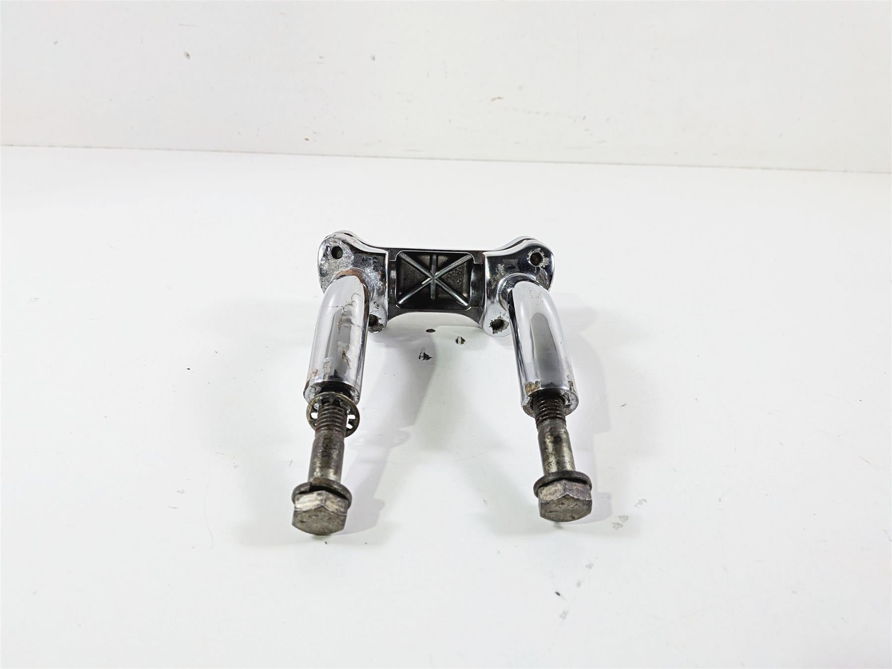 2007 Harley Dyna FXDB Street Bob Handlebar Riser Holder Clamps 5" 56568-86B {{ shop.shopifyCountryName }} - Mototech271
