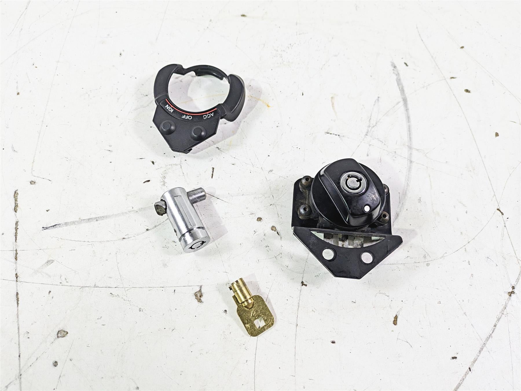 2012 Harley VRSCF Muscle V Rod Ignition Switch Key Lock Set 70020-05 | Mototech271