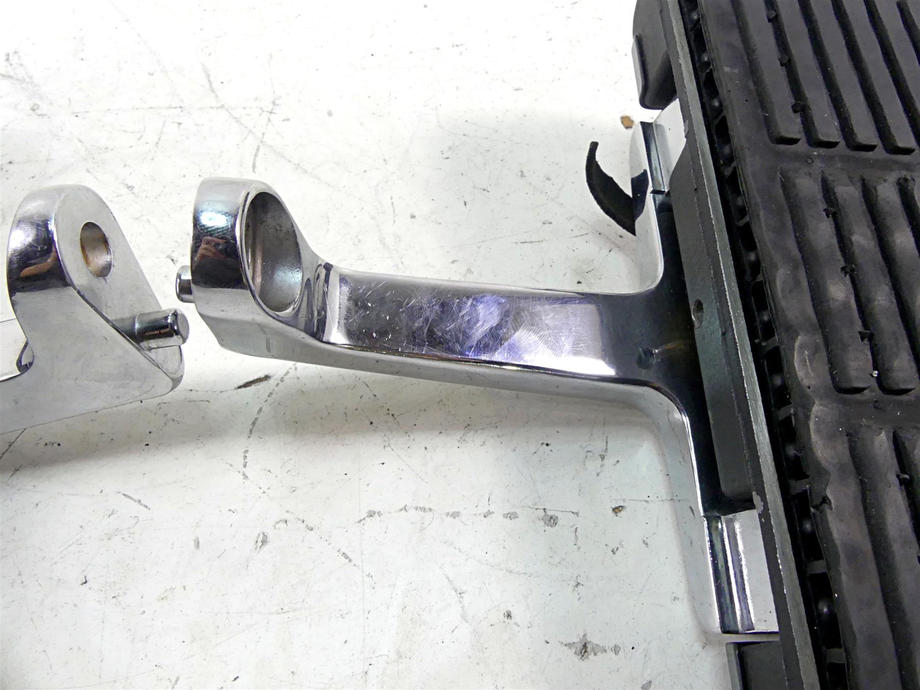 2002 Harley Touring FLHTC Electra Glide Passenger Floor Board Set 52719-93B {{ shop.shopifyCountryName }} - Mototech271
