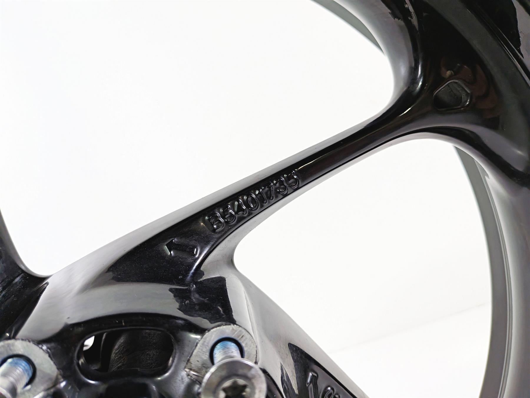 2019 Triumph Speed Triple RS 1050 Straight Nice Front Wheel Rim 17x3.5 T2000515 {{ shop.shopifyCountryName }} - Mototech271