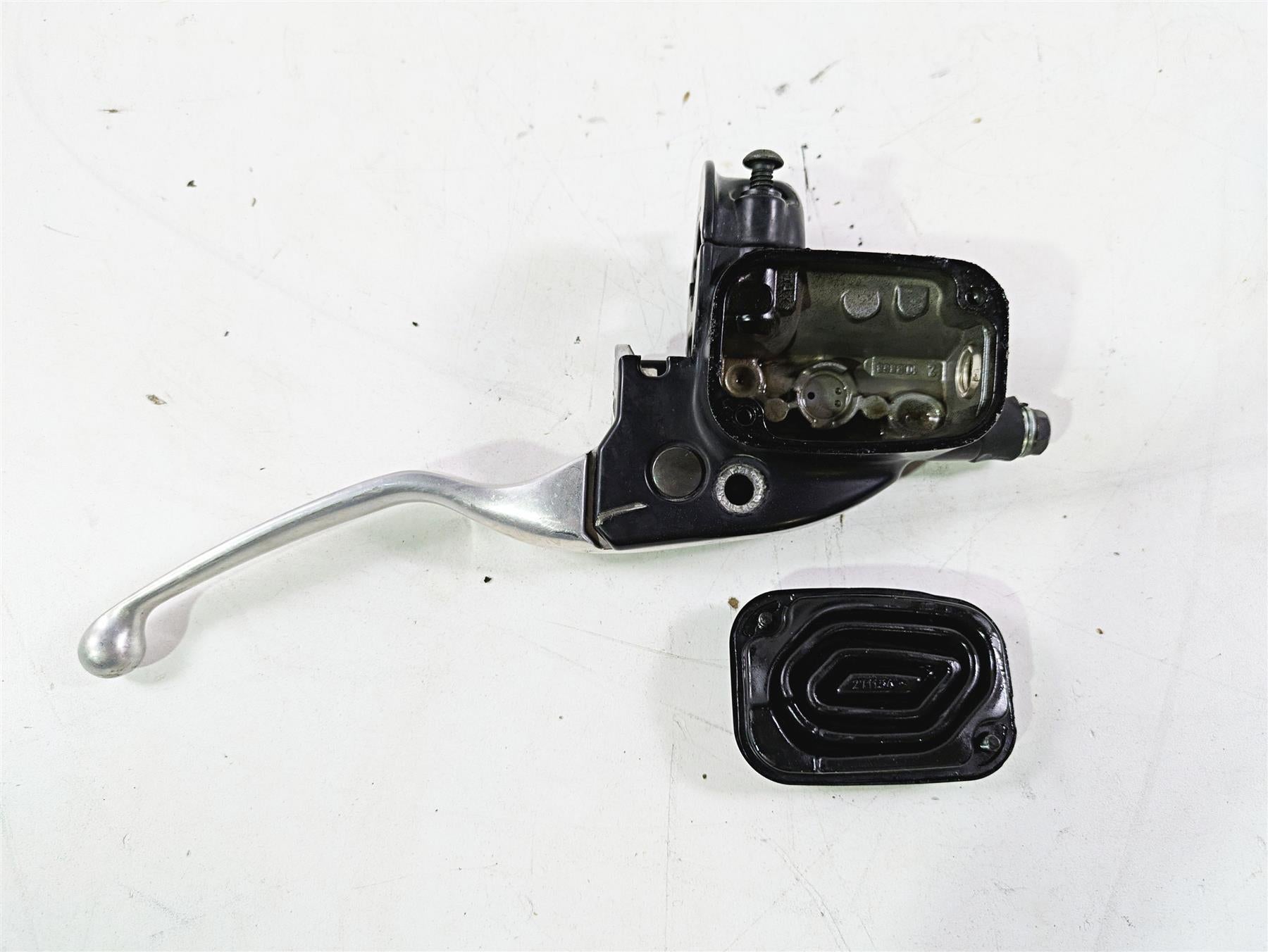 2013 Harley VRSCF Muscle Rod Brembo Front Brake Master Cylinder 11/16" 44551-08F {{ shop.shopifyCountryName }} - Mototech271