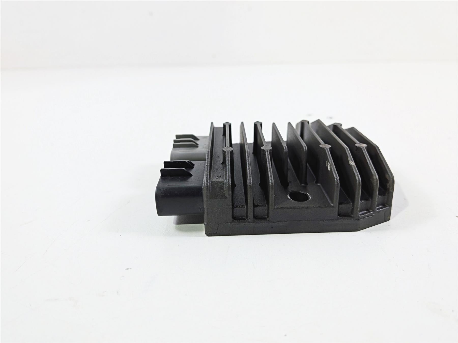 2008 Yamaha XV1900 Roadliner S Rectifier Voltage Regulator 1D7-81960-01-00 {{ shop.shopifyCountryName }} - Mototech271