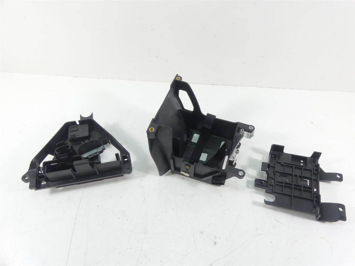 2014 Harley Touring FLHX Street Glide Electrical Plastic Holder Set 66000010 {{ shop.shopifyCountryName }} - Mototech271