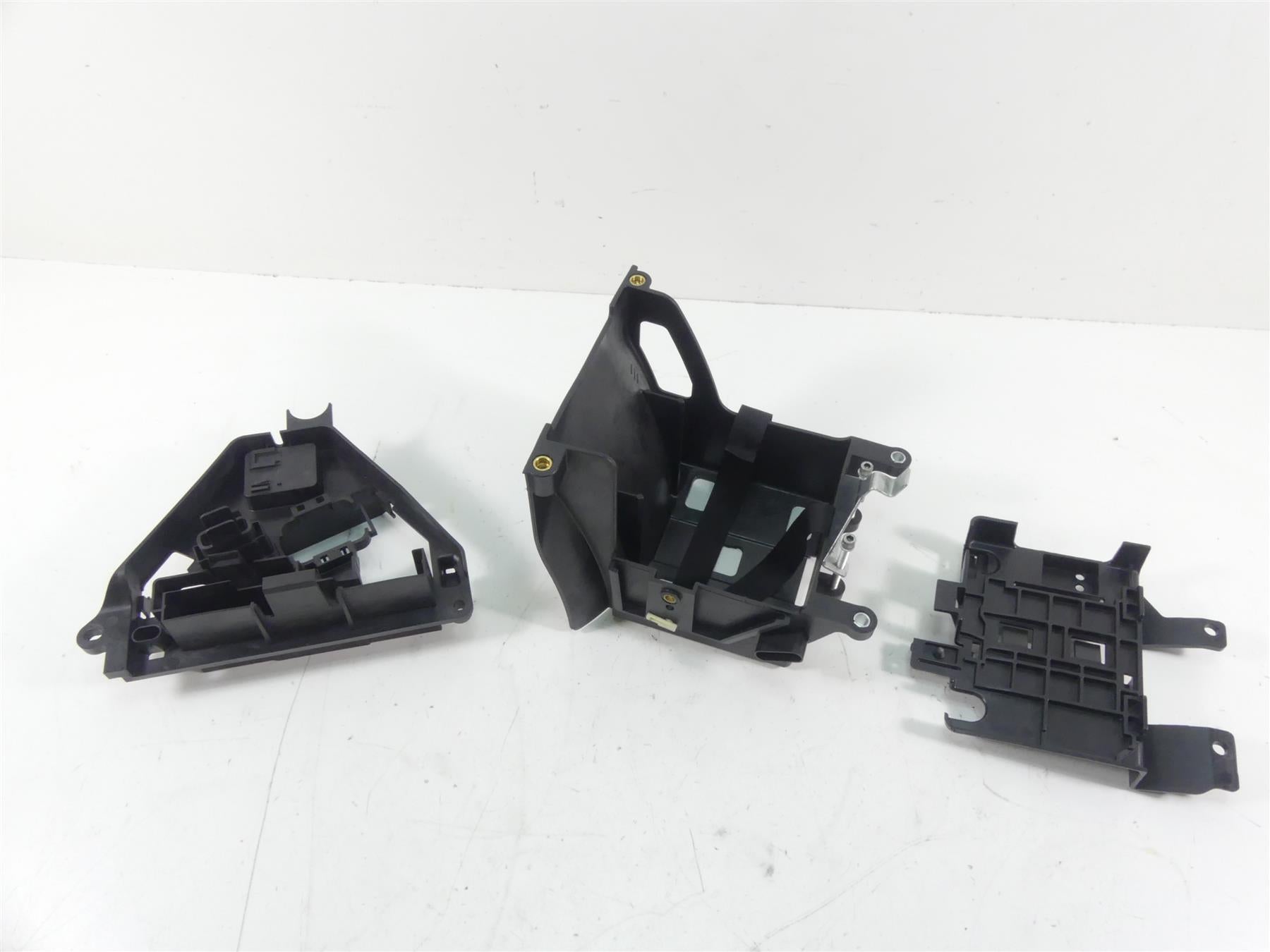 2014 Harley Touring FLHX Street Glide Electrical Plastic Holder Set 66000010 {{ shop.shopifyCountryName }} - Mototech271