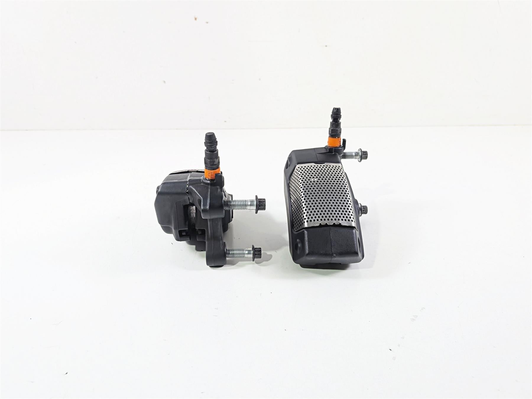 2020 Harley Touring FLTRK Road Glide Front Brake Caliper Set 43027-08 44023-08 {{ shop.shopifyCountryName }} - Mototech271