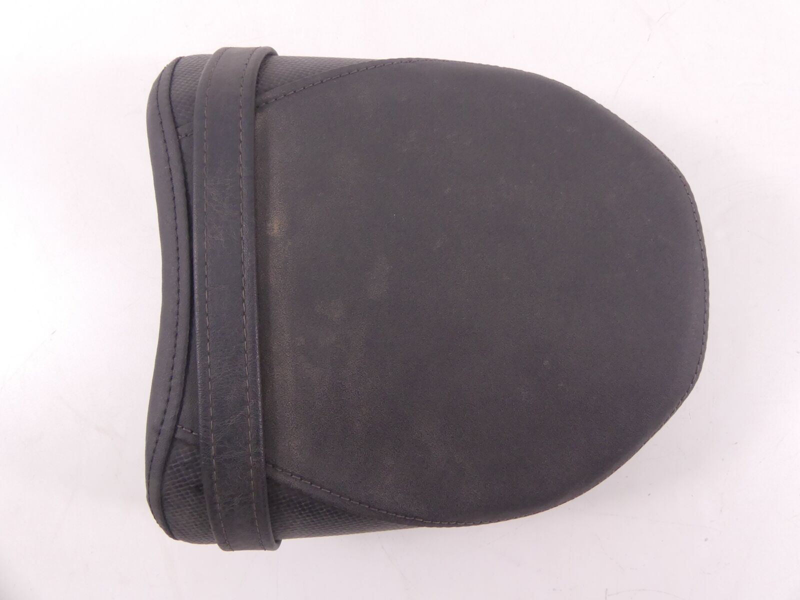 2014 Yamaha VMX17 V-Max 1700 Rear Passenger Pillion Seat Saddle 2S3-24750-11-00 {{ shop.shopifyCountryName }} - Mototech271