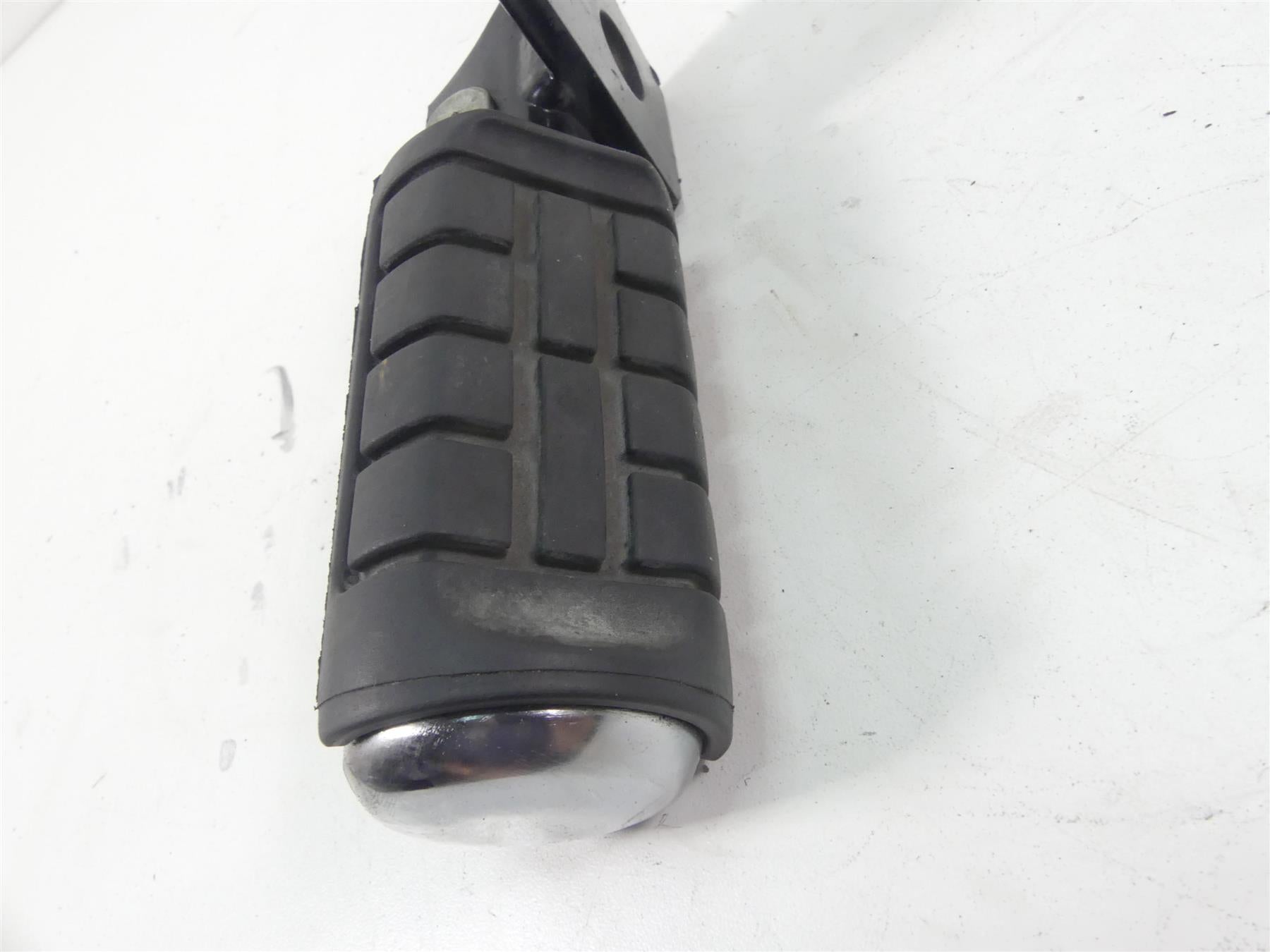 2002 Honda VTX1800 C Rear Passenger Footpeg Set 50680-MCH-000 50685-MCH-000 {{ shop.shopifyCountryName }} - Mototech271