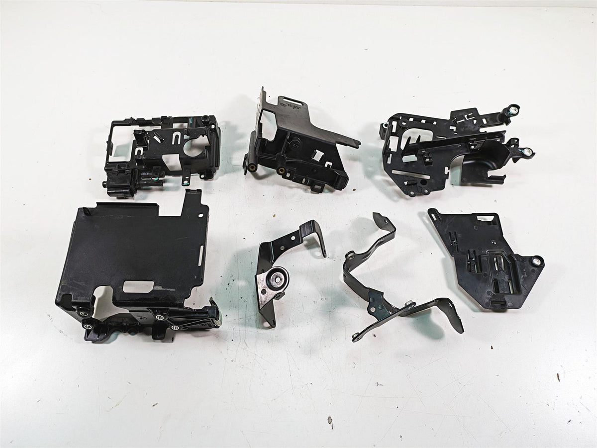 2020 Harley Softail FXBB Street Bob Electrical Carrier Plastic Set 69201632 {{ shop.shopifyCountryName }} - Mototech271