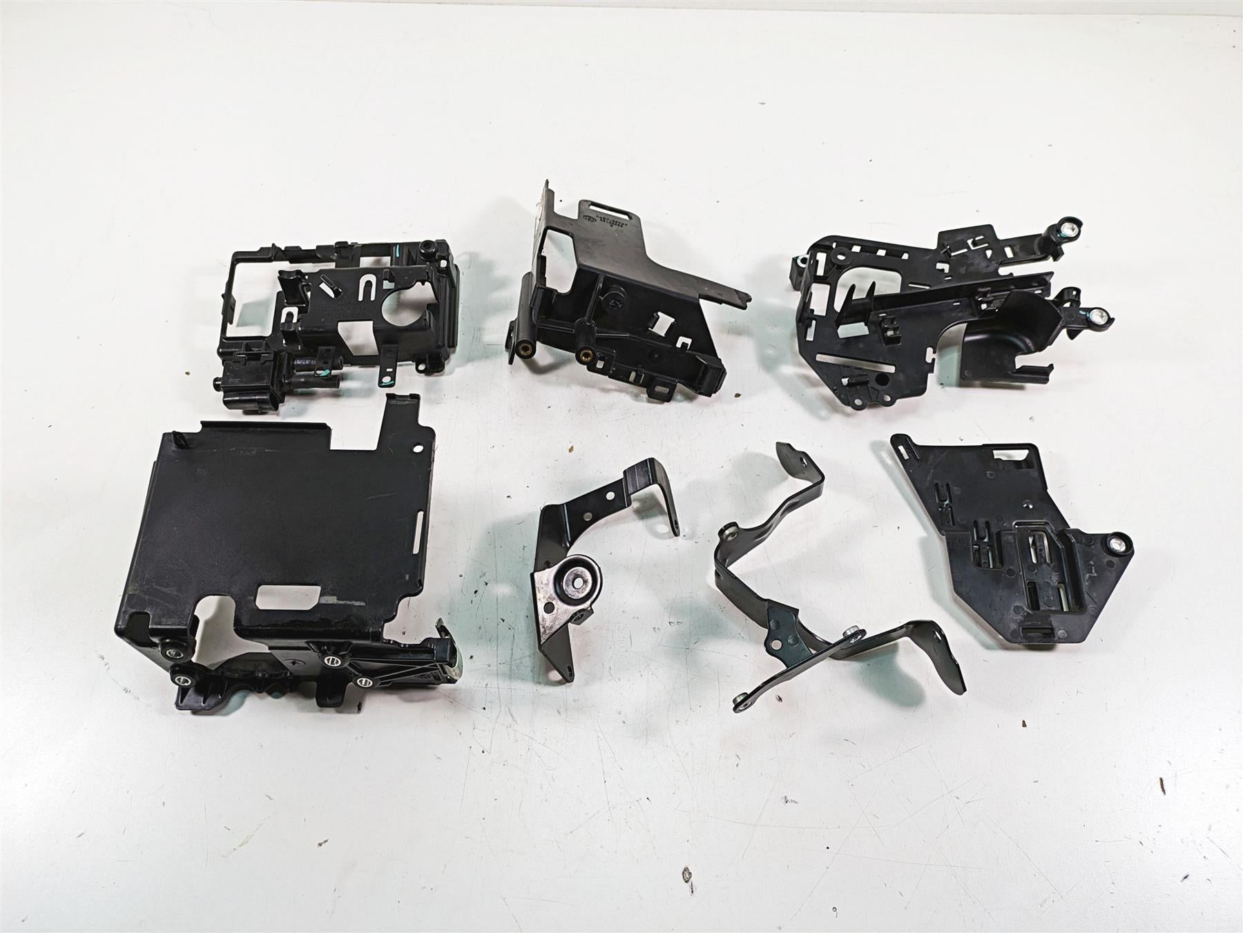 2020 Harley Softail FXBB Street Bob Electrical Carrier Plastic Set 69201632 {{ shop.shopifyCountryName }} - Mototech271