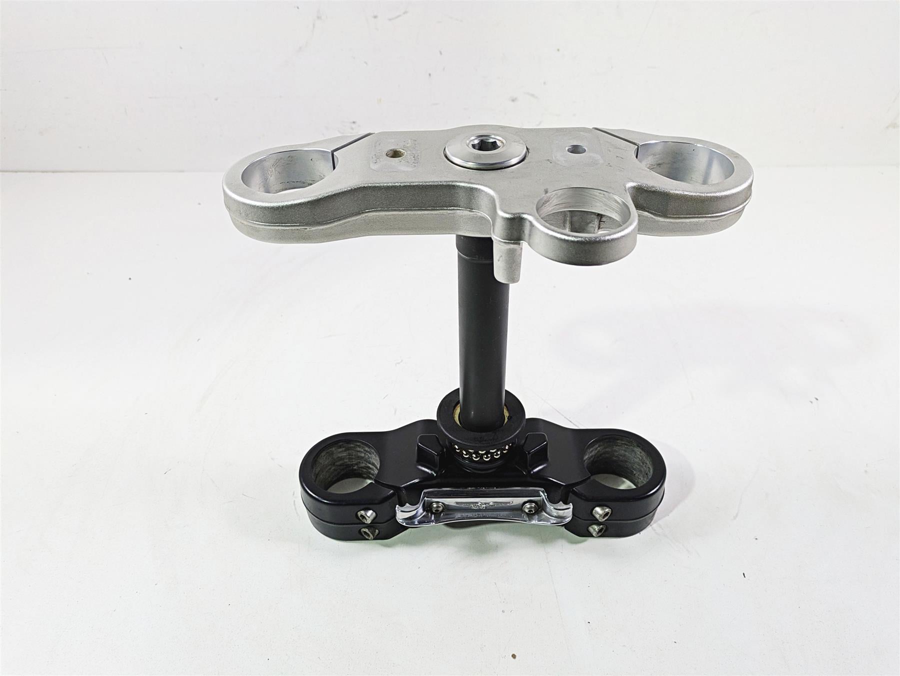 2016 Moto Guzzi Stelvio 1200 8V NTX Upper & Lower Triple Tree Set 886202 886199 {{ shop.shopifyCountryName }} - Mototech271