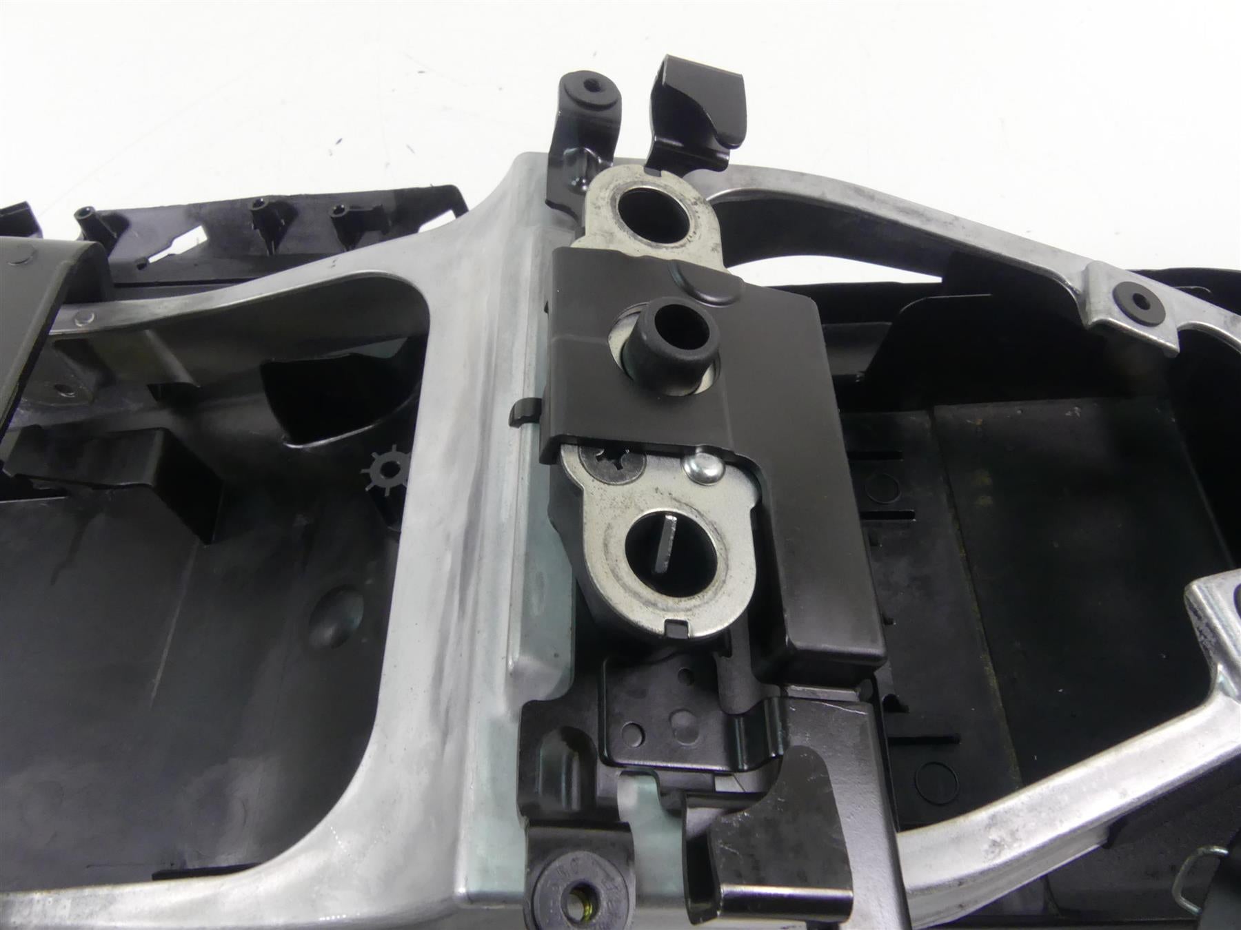 2013 Kawasaki ZX636 ZX6R Ninja Subframe Sub Frame + Inner Fender 32160-0398 {{ shop.shopifyCountryName }} - Mototech271