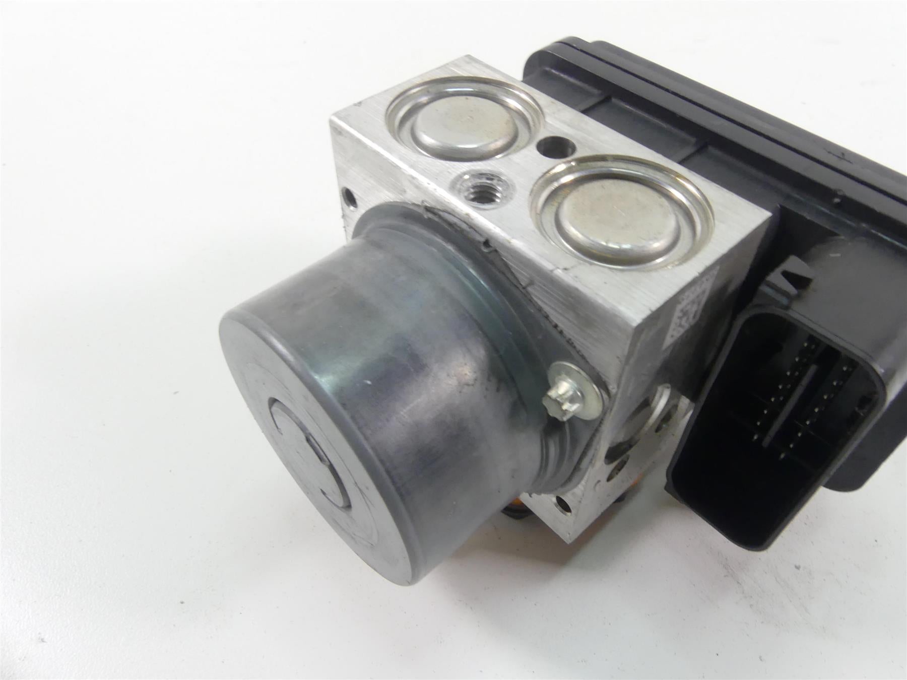 2017 Ducati 939 S Supersport Abs Brake Pump Unit Module 54240661B 54240651B {{ shop.shopifyCountryName }} - Mototech271
