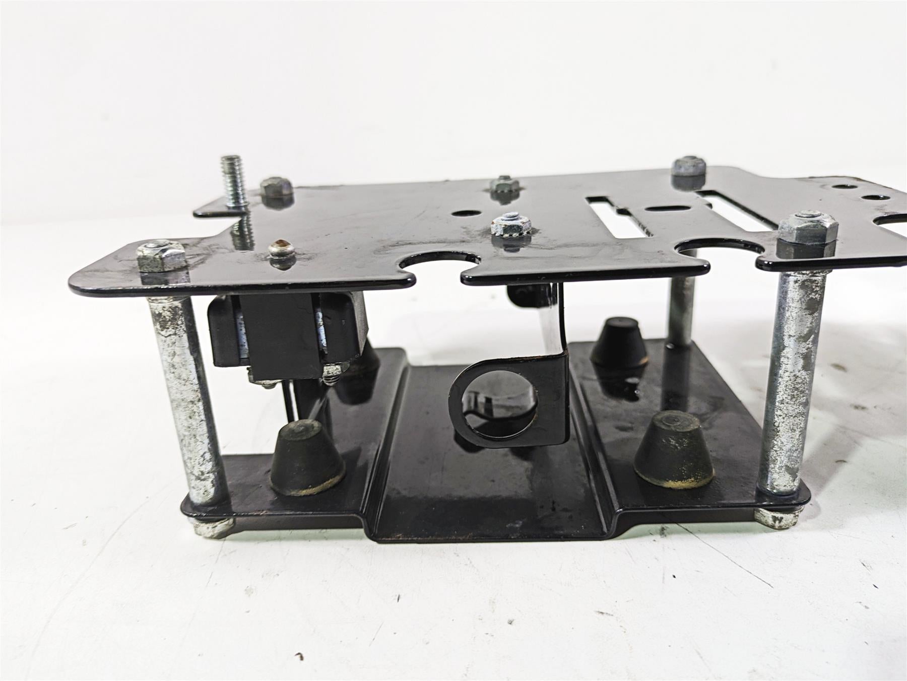 2003 Harley Dyna FXDL Low Rider 100TH Electrical Box Carrier & Cover 66333-99 {{ shop.shopifyCountryName }} - Mototech271