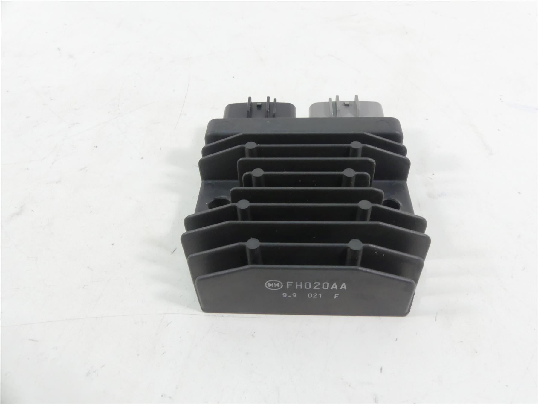 2020 Ducati Panigale V2 Rectifier Voltage Regulator 54040301B FH020AA {{ shop.shopifyCountryName }} - Mototech271