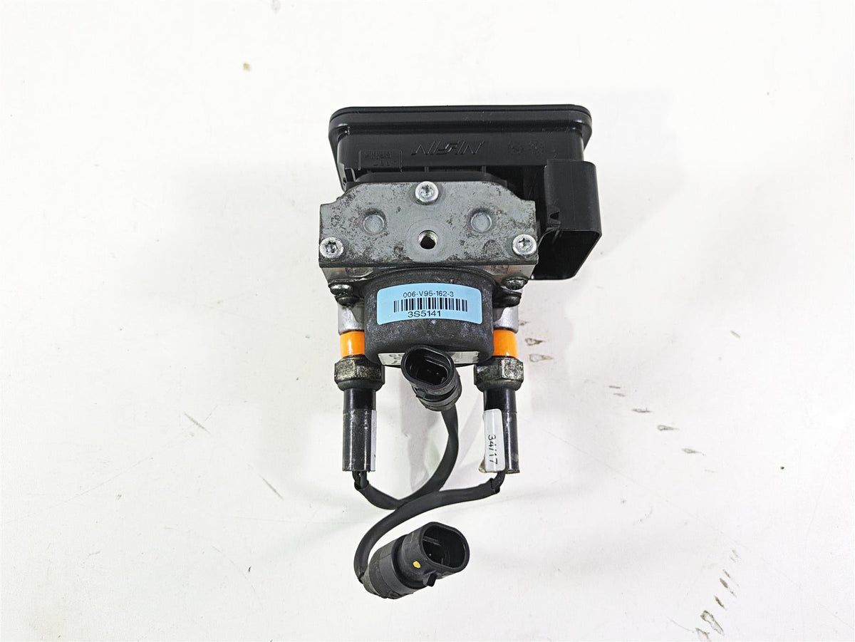 2018 Indian Chieftain Dark Horse Abs Brake Pump Module Unit 2204981 {{ shop.shopifyCountryName }} - Mototech271