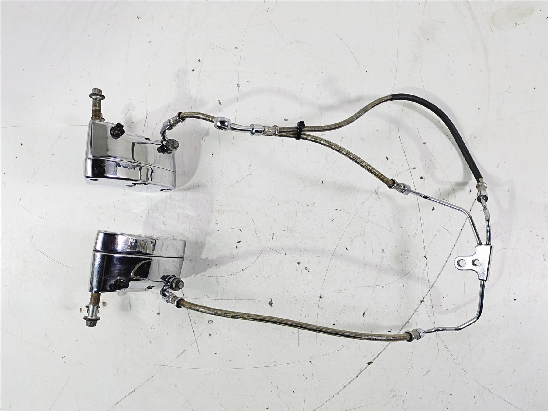2007 Harley Touring FLHTCU SE CVO E-Glide Front Chrome Brake Caliper Set 4381-99 {{ shop.shopifyCountryName }} - Mototech271