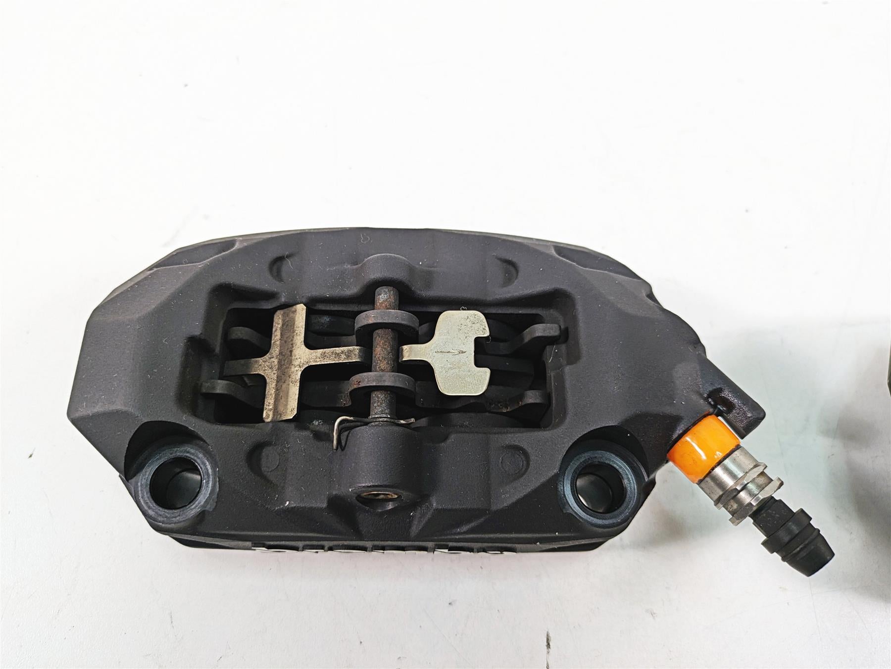 2016 BMW R1200R K53 Brembo Front Brake Caliper Set 34118556205 34118556206 {{ shop.shopifyCountryName }} - Mototech271