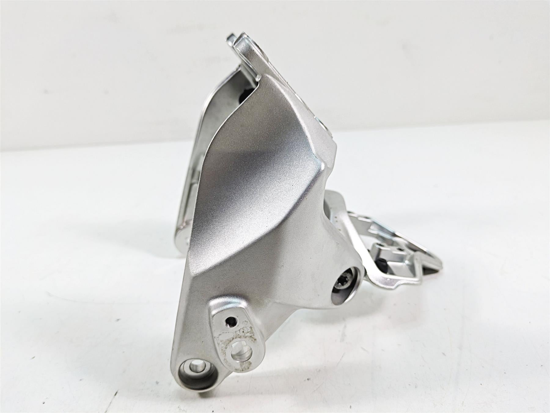 2016 BMW R1200R K53 Front Speedo Gauges Stay Carrier Set 46638543497 46638543498 {{ shop.shopifyCountryName }} - Mototech271