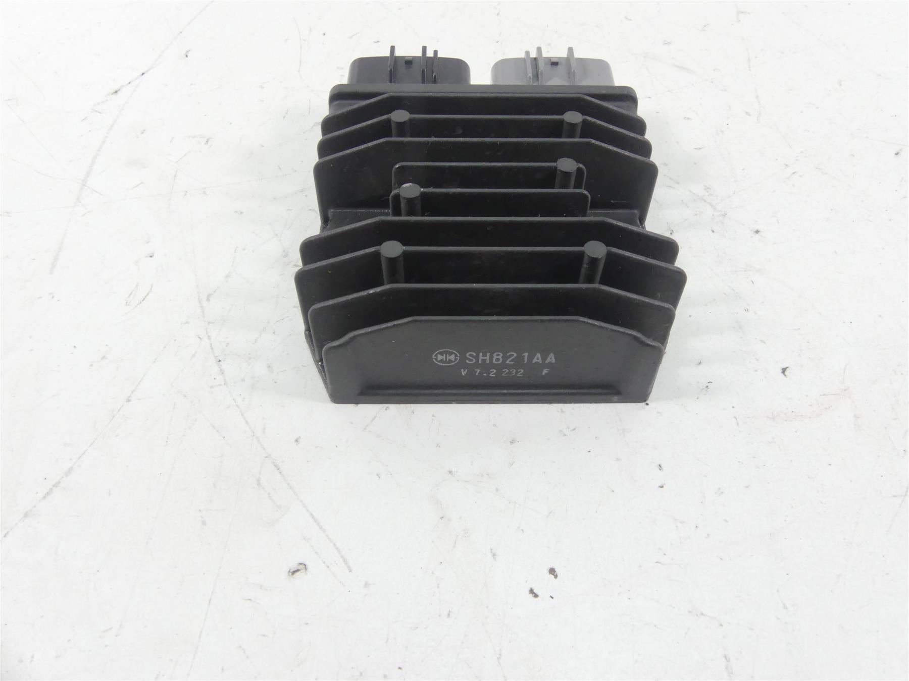 2018 Ducati Hypermotard 939 SP Rectifier Voltage Regulator 54040321A SH821AA {{ shop.shopifyCountryName }} - Mototech271