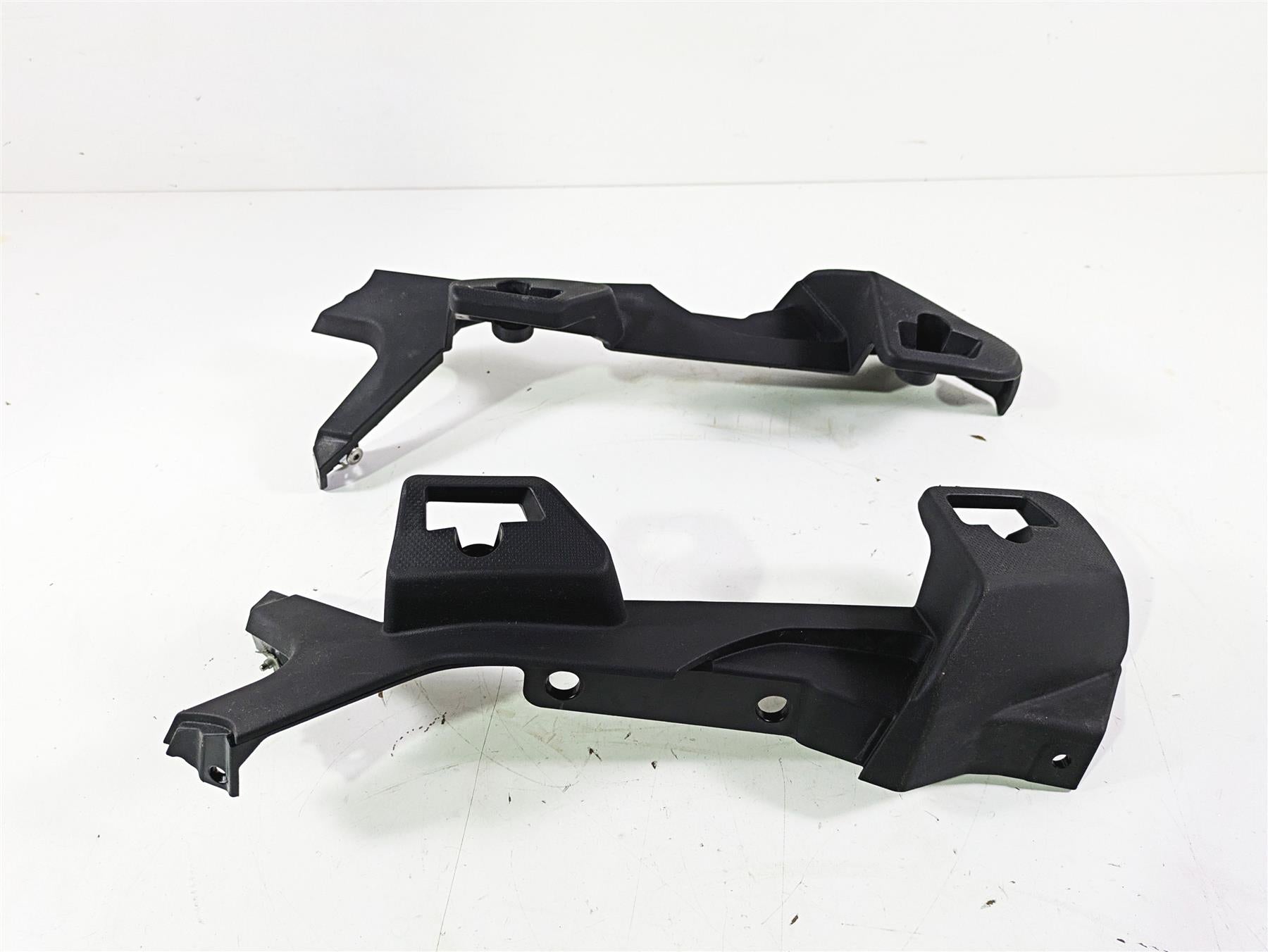 2016 Moto Guzzi Stelvio 1200 8V NTX Saddlebag Mounts Set 886207 886208 {{ shop.shopifyCountryName }} - Mototech271