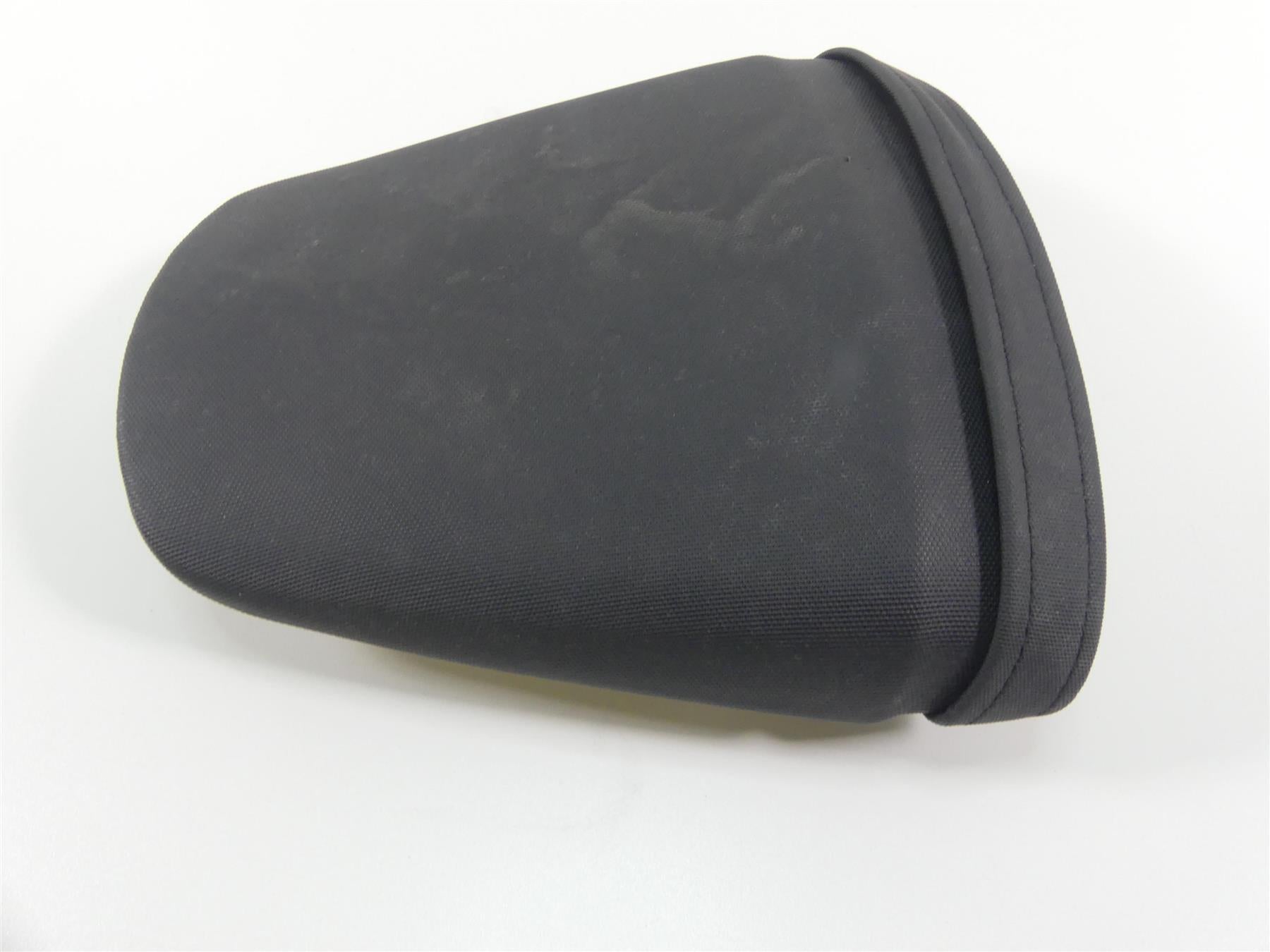 2022 Suzuki GSXR750 Rear Passenger Pillion Seat Saddle -No Tears 45300-14J11-P3H {{ shop.shopifyCountryName }} - Mototech271